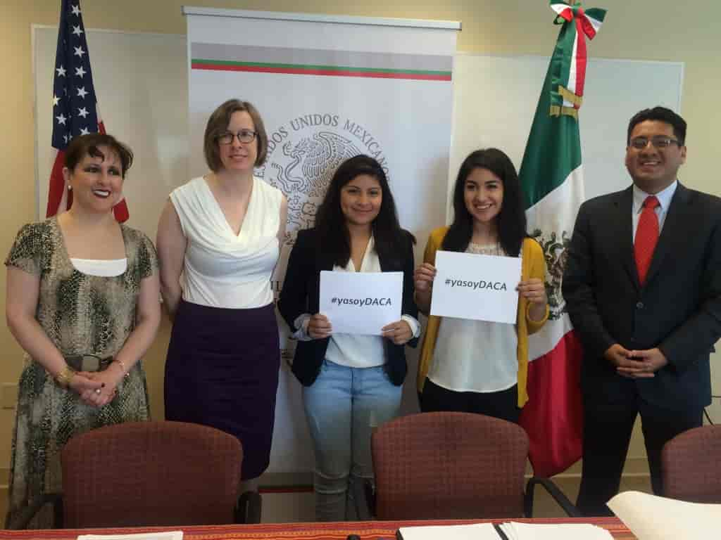 Dra. Silvia Ontaneda, Sheila Stuhlman, Maria Martinez, Jocelyn Hernandez y Julio Cesar Martinez. El panel al final de la conferencia de prensa.