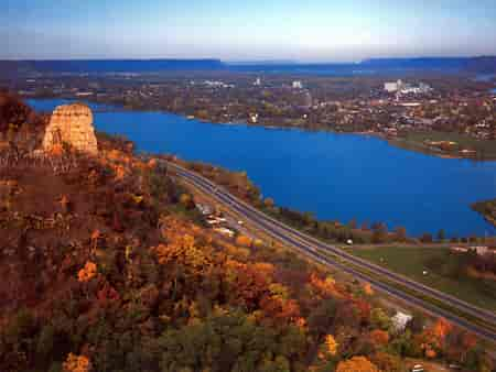 Winona in-Fall2