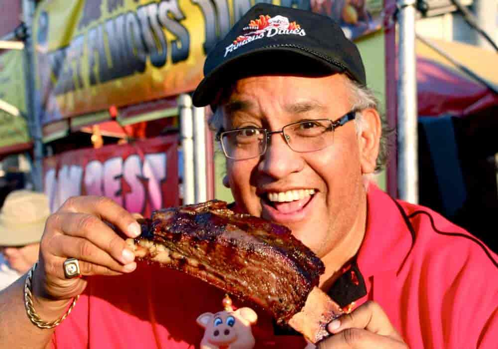 Dave Anderson, alguna vez nombrado el Rey de las Costillas por su éxito en Famous Dave's BBQ. 