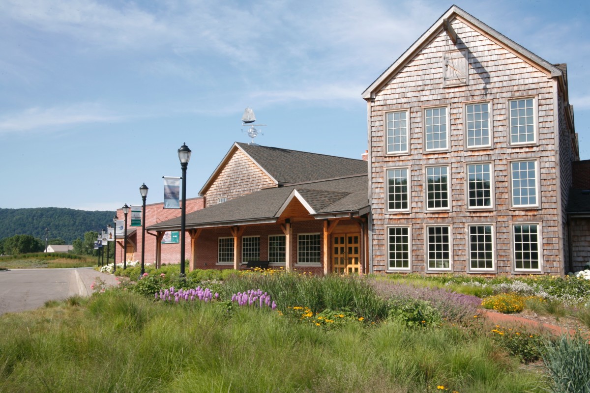 Minnesota Marine Art Museum exterior-2