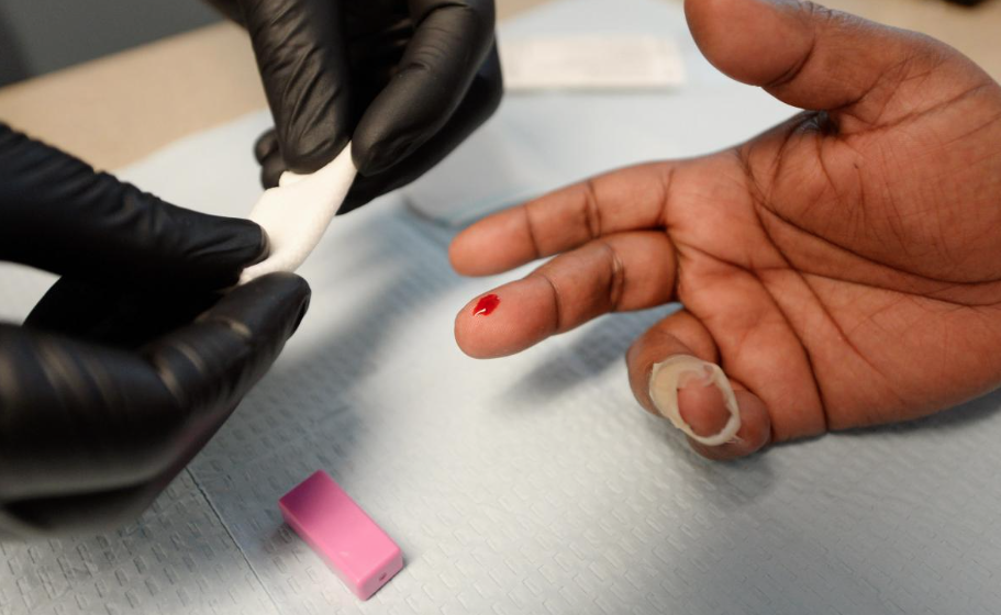 HIV Test Latinos