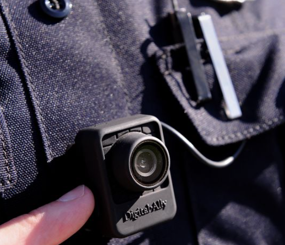 Listas para usarse cámaras corporales en policías de Minneapolis