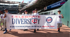 LOS MINNESOTA TWINS BASEBALL CLUB Y TWINS DIVERSITY INVITAN A COMUNIDADES Y NEGOCIOS A CELEBRAR JUNTOS LA SEMANA Y EL DIA DE LA DIVERSIDAD 2016. 