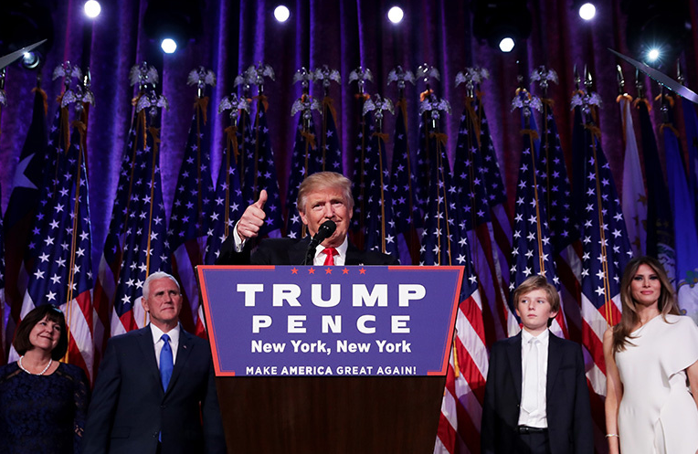 El ahora electo para presidente Donald Trump acepto el resultado de la elección en discurso de nuevo tono. Fotografía por Chip Somodevilla/Getty Images. 