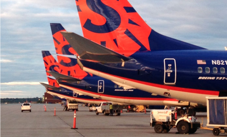 Image result for La aerolínea Sun Country anunció el martes el despido de 350 empleados en el aeropuerto de Minneapolis-St.Paul.