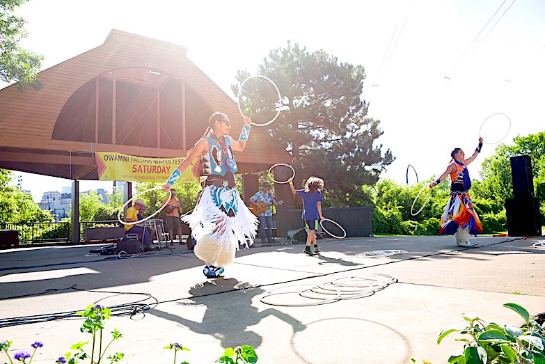 SABADO ASISTE AL FESTIVAL DE LA CAIDA DEL AGUA EN FATHER HENNEPIN PARK