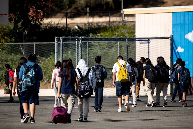 Las Escuelas Públicas de Saint Paul Reciben $140,000 en Subsidios de Rutas Seguras a la Escuela