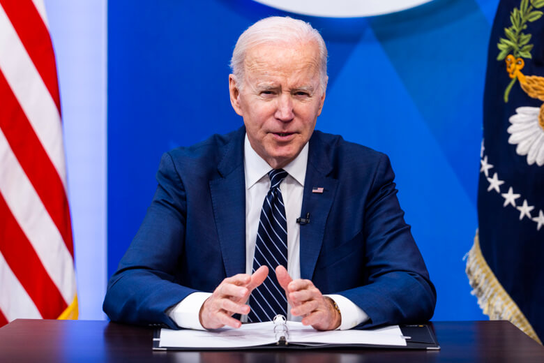 Exige la administración Biden poner fin a la política perjudicial para las comunidades de inmigrantes