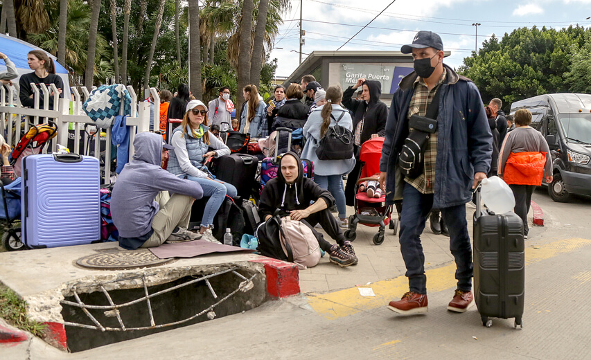 Migrantes varados en Tijuana cifran sus esperanzas en rescisión de Título 42