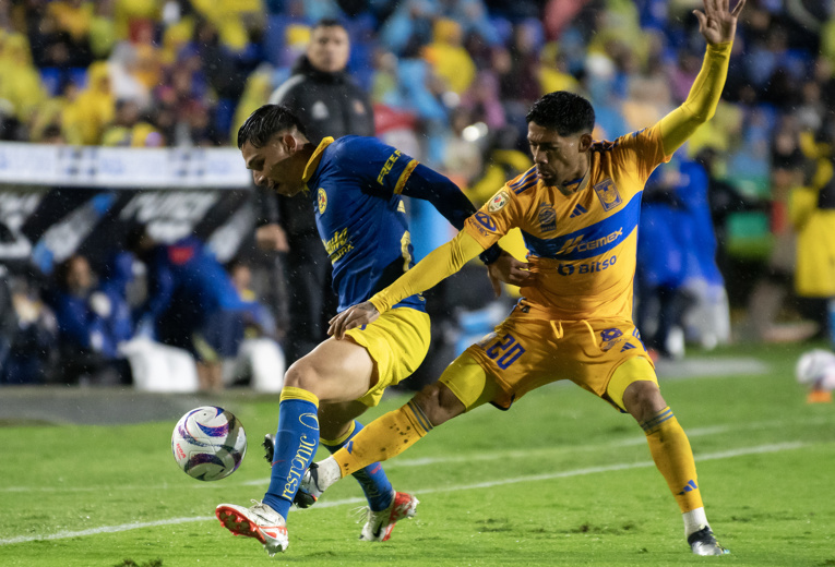 América vence al Santos y se confirma como líder del fútbol mexicano